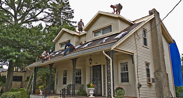 Best Roof Gutter Cleaning  in Lindsay, CA